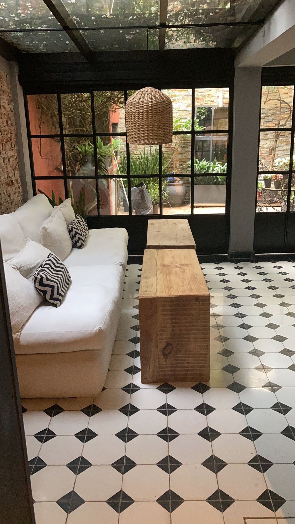 interiores con baldosas calcáreas en Uruguay